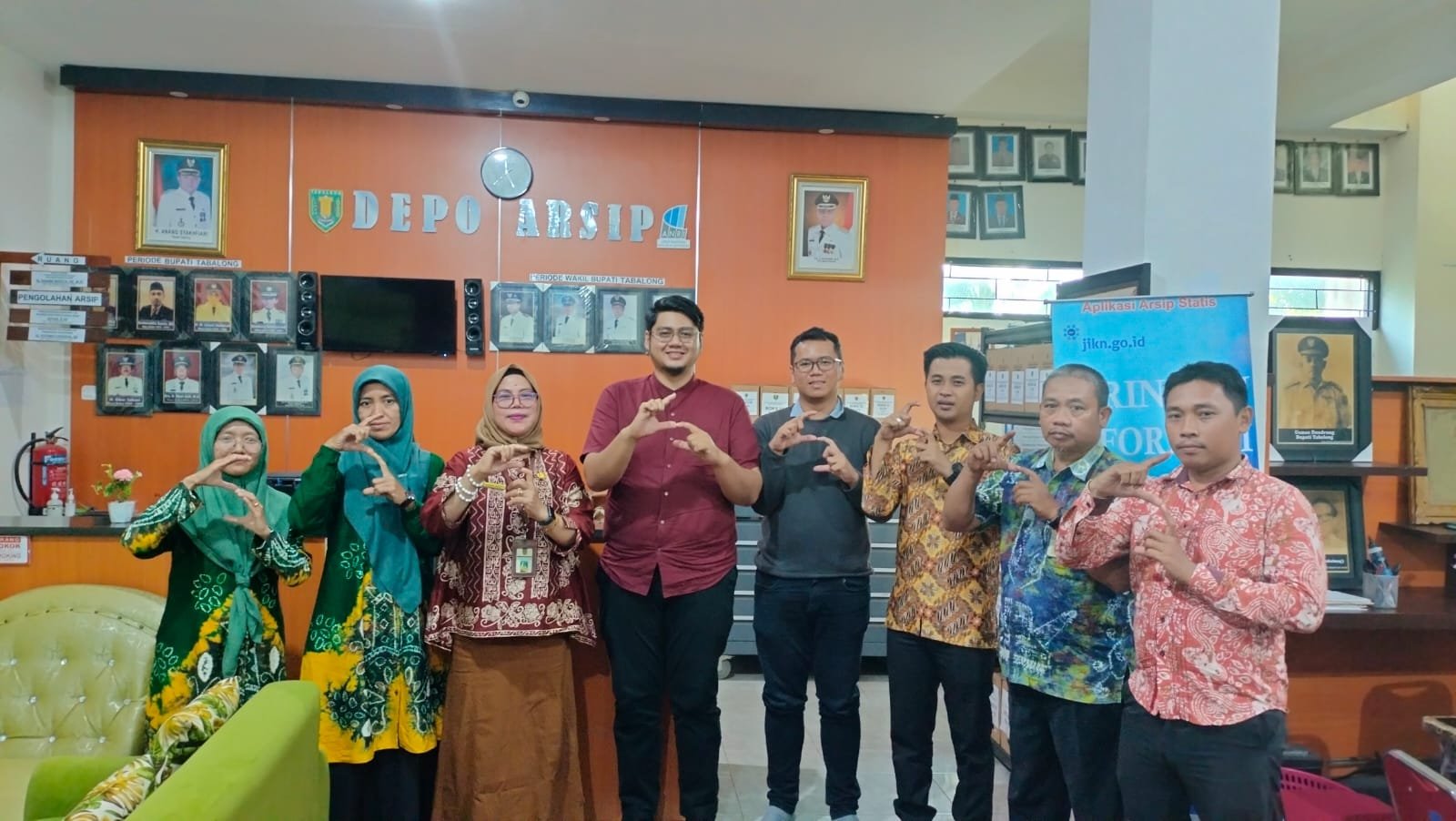 Rapat Koordinasi Pengembangan Sistem Informasi SIMPAN BROWNIS bersama Dinas Perpustakaan dan Kearsipan Tabalong